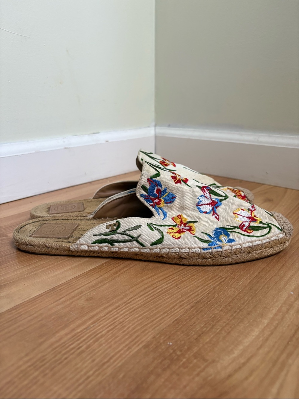 Tory Burch Multicolor Floral Embroidered Canvas Espadrille Mules - Picture 7 of 10